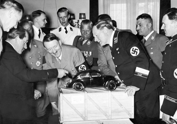 Adolf Hitler og Ferdinand Porsche