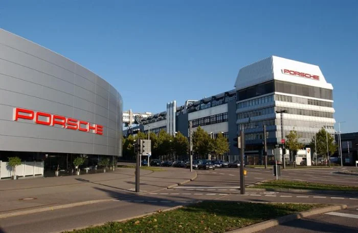 Porsches hovedkvarter i Zuffenhausen, nær Stuttgart i Tyskland