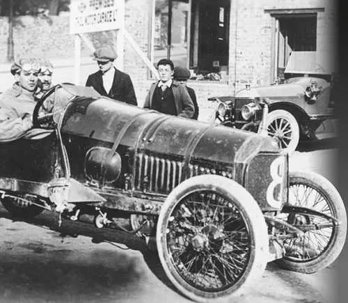 Walter Owen Bentley i DFP-bil, 1914