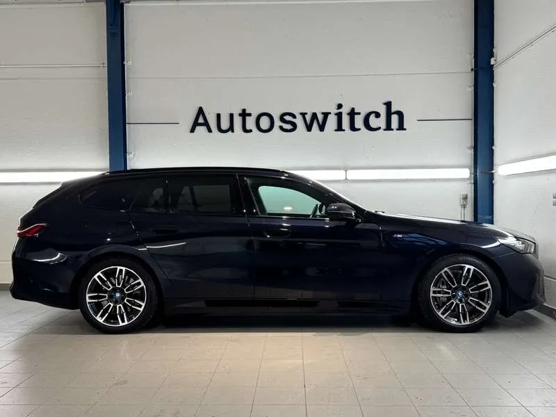 BMW i5 eDrive40 Touring - M Sport/HeadUp/Trekh/DrivAss+/ Image 5
