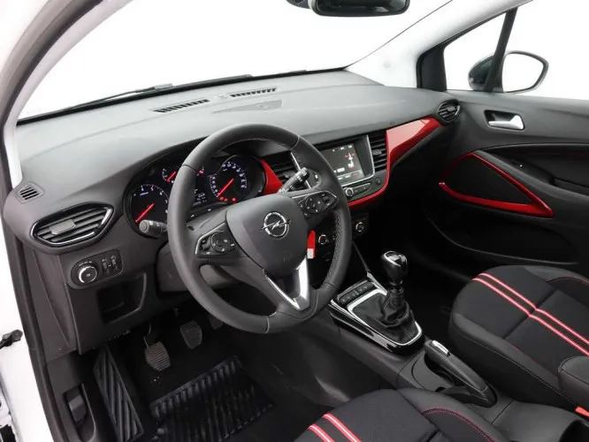 Opel Crossland 1.2 110 GS-Line + GPS Carplay + Rearview Camera Pack + ALU16 Black Image 8