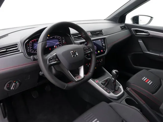 Seat Arona 1.0 TSi 110 FR + GPS + Virtual + Red Pack + Park Assist + Full LED Image 8