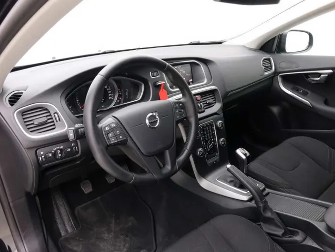 Volvo V40 2.0 D2 120 + GPS + Cruise Control Image 8