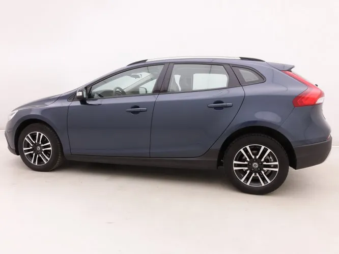 Volvo V40 Cross Country 2.0 D2 120 Cross Country Nordic Style + GPS + LED Lights Image 3