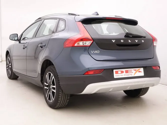Volvo V40 Cross Country 2.0 D2 120 Cross Country Nordic Style + GPS + LED Lights Image 4