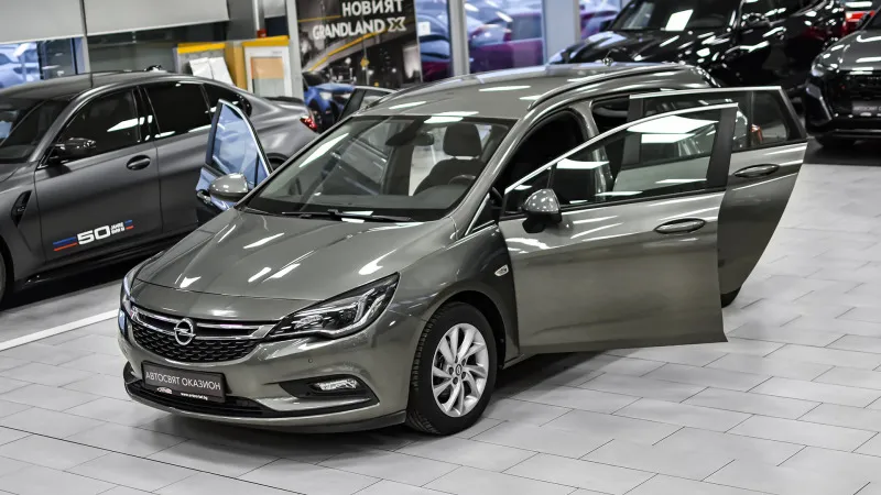 Opel Astra Sports Tourer 1.6 CDTi Business Image 1