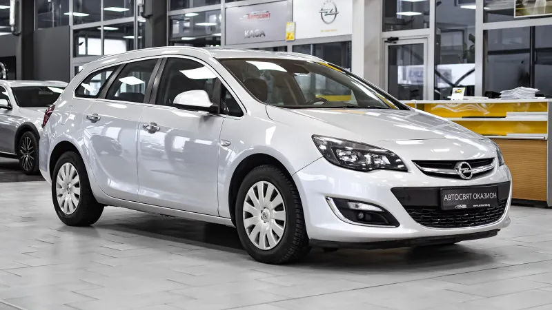 Opel Astra Sports Tourer 2.0 CDTi Cosmo Automatic Image 5