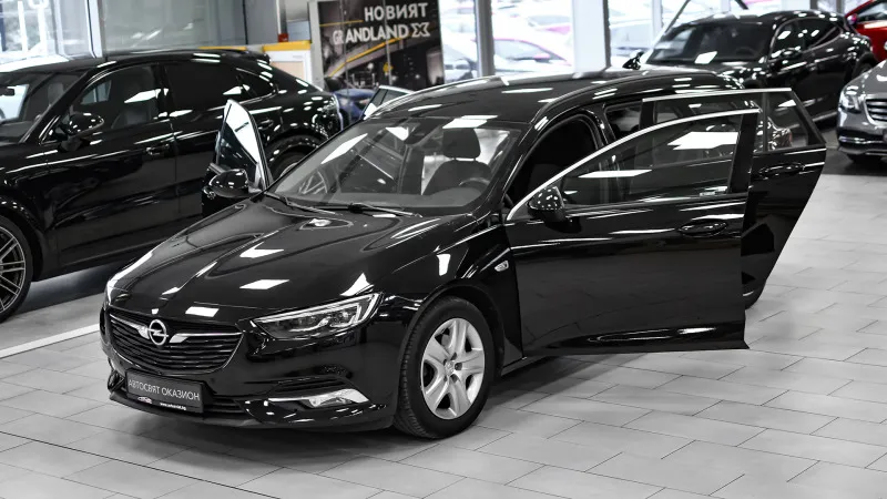 Opel Insignia Sports Tourer 1.6 CDTi Business Edition Image 1