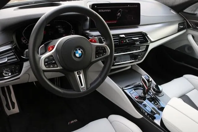 BMW M5 Competition =NEW= Ceramic Brakes/Carbon Гаранция Image 9