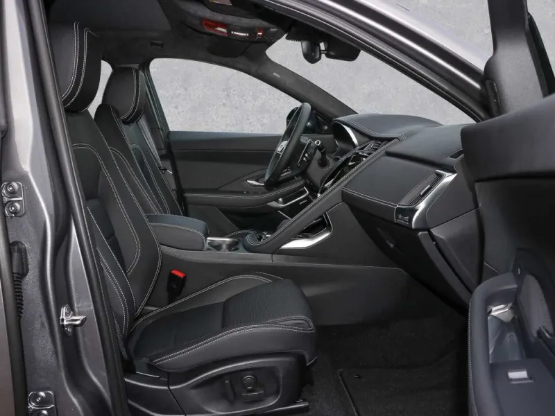 Jaguar E-pace P200 AWD =R-Dynamic= Black Pack/Panorama Гаранция Image 5