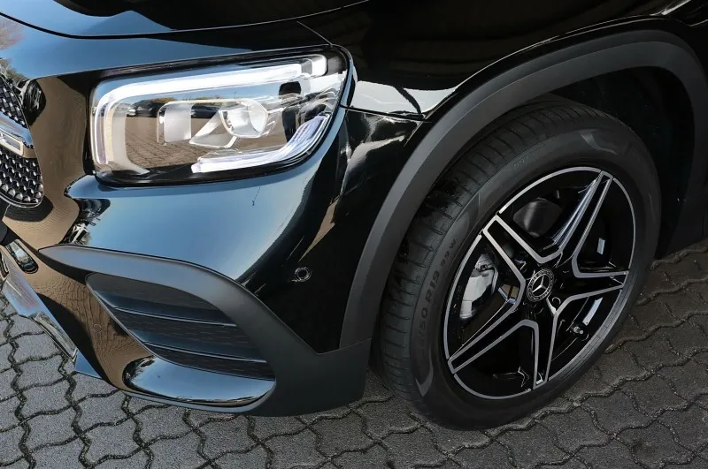Mercedes-Benz GLB 200 4Matic =AMG= Carbon/Panorama Гаранция Image 3