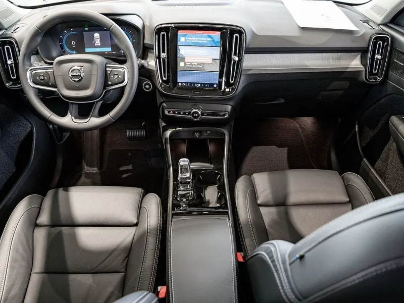 Volvo XC40 B4 =Ultimate Dark= Panorama/Distronic Гаранция Image 8