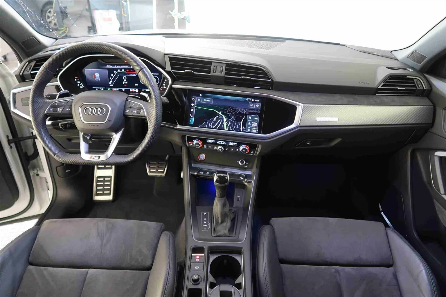 Audi RS Q3 2.5 TFSI quattro S Tronic  Image 5