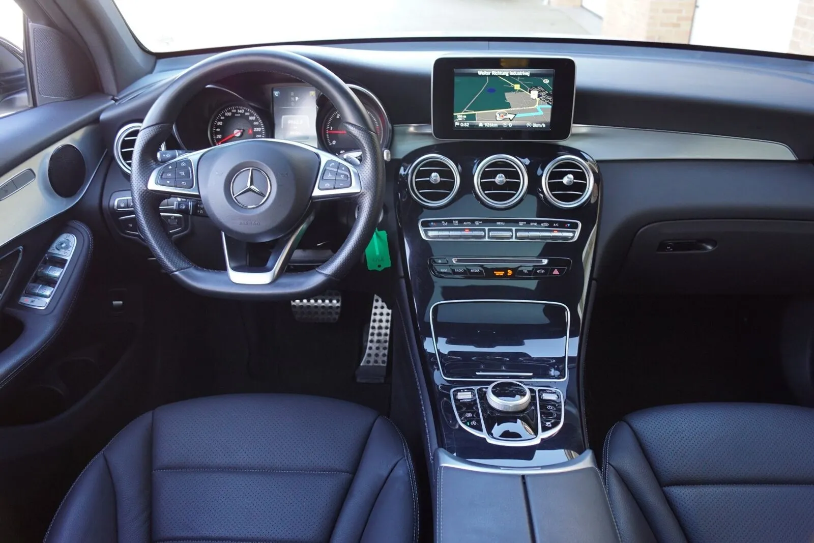 Mercedes-Benz GLC250 d 2,2 AMG Line aut. 4Matic Van 5d Image 5