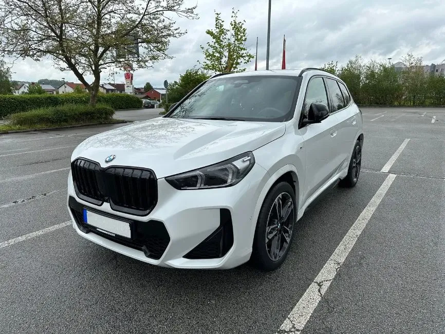BMW X1 xDrive23i M Sportpaket Image 9
