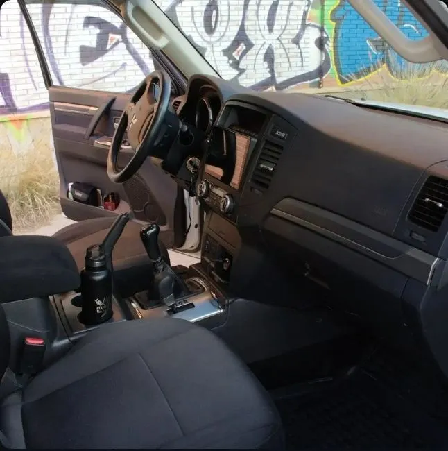 Mitsubishi Montero 3.2DI-D Spirit Spiri Image 8