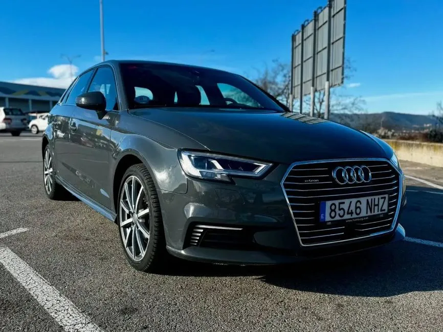 Audi A3 Sportback 40 e-tron S tronic S line Image 1