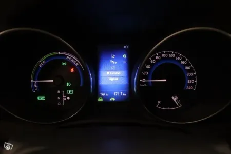 Toyota Auris Touring Sports 1,8 Hybrid Active / Vakkari / Lohkolämmitin / P-Kamera / Kaistavahti /