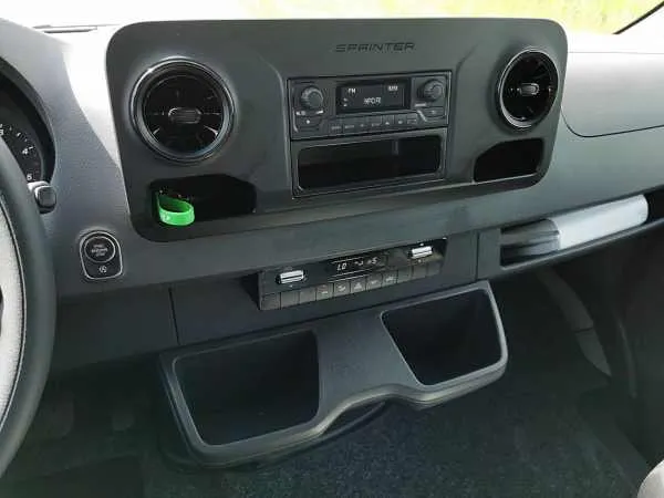 Mercedes-Benz Sprinter 519 CDI 3.0 LTR 6 CYL! Image 9