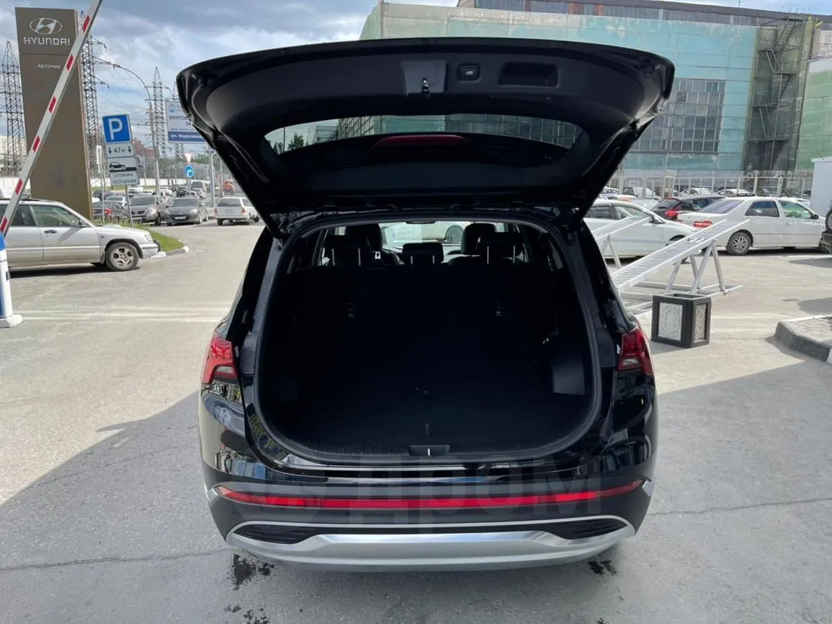 Hyundai Santa  Image 5