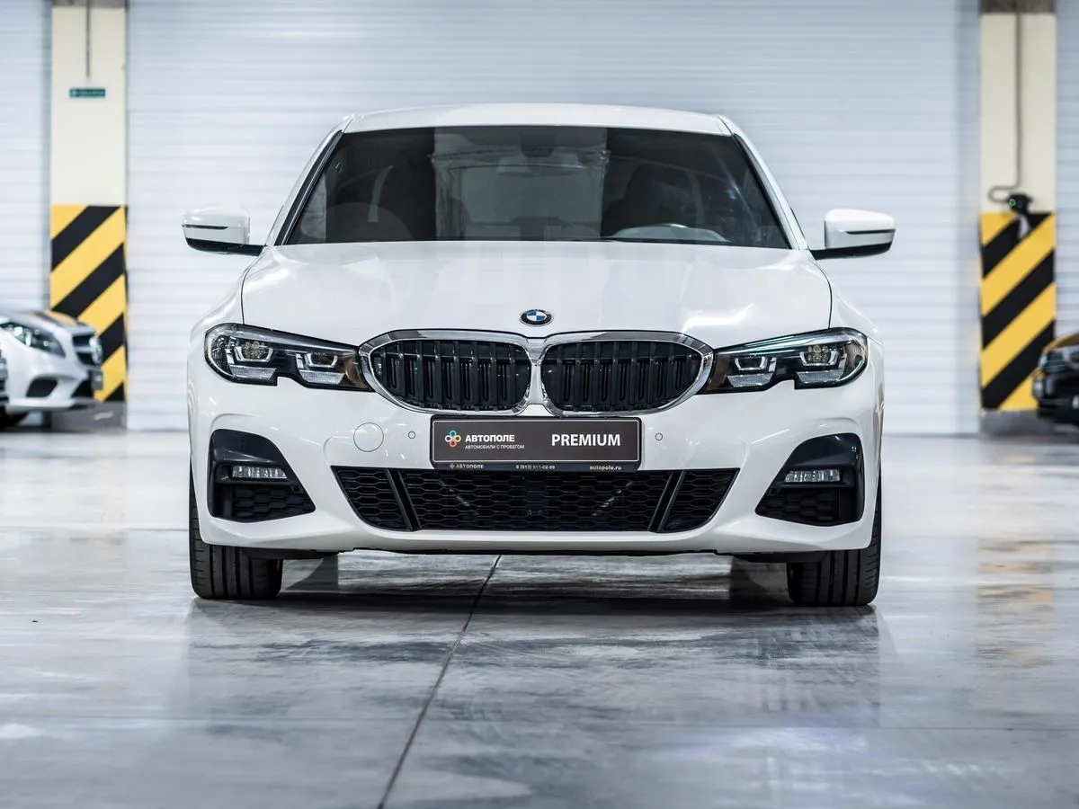 BMW 3-Series  Image 4