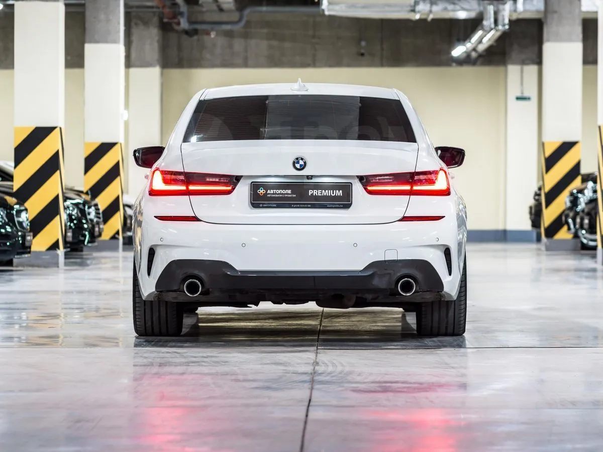 BMW 3-Series  Image 5