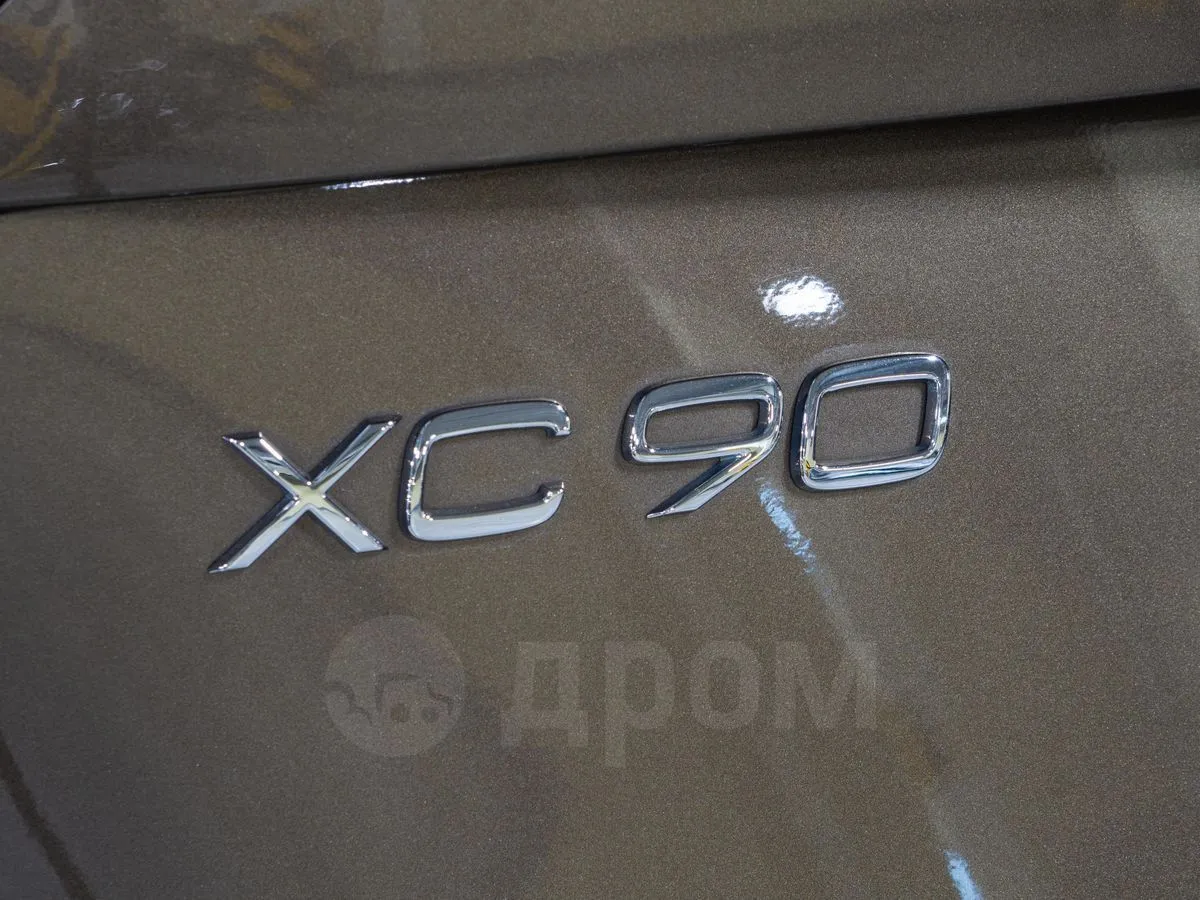 Volvo XC90  Thumbnail 10