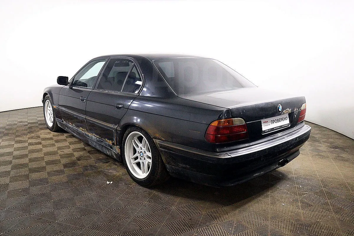 BMW 7-Series  Image 7