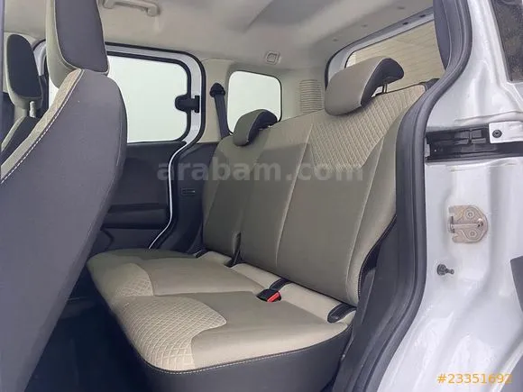 Ford Tourneo Courier 1.5 TDCi Titanium Image 9