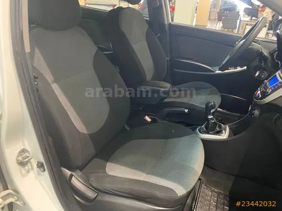 Hyundai Accent Blue 1.6 CRDI Mode Image 10