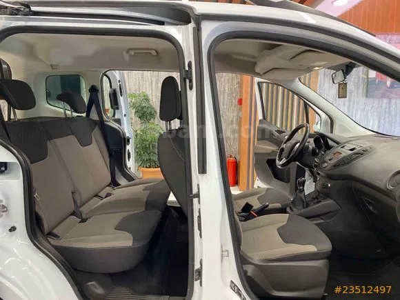 Ford Tourneo Courier 1.6 TDCi Deluxe Image 10